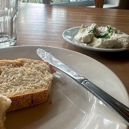 The dip and bread !
