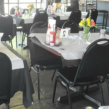 Chef Smelly's - Indoor seating - Cajun/Creole Near Me - Oakland, California