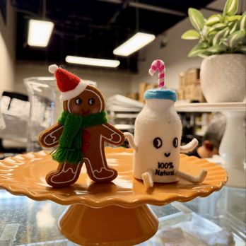 Mahiwaga Bakery - Decoration - Bakeries Near Me - Chantilly, Virginia