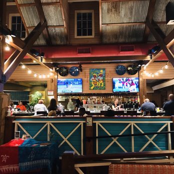 Bahama Breeze - Bar area - Bars Near Me - Memphis, Tennessee