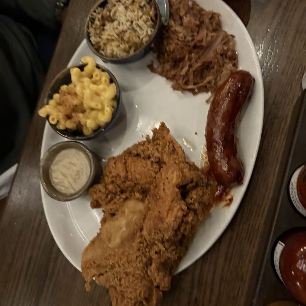 Gus's BBQ - Pulled pork, link, and fried chicken Mac and cheese and dirty rice - Barbeque Near Me - Porter Ranch, California Gus's BBQ - Pulled pork, link, and fried chicken Mac and cheese and dirty rice - Barbeque Near Me - Porter Ranch, California