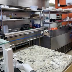 Cheesy Crust Pizzeria