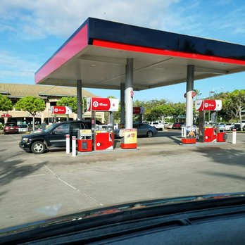 Texaco - View of Texaco Kapolei gas station with Halekuai Shopping Center in the background. - Gas Stations Near Me - Kapolei, Hawaii