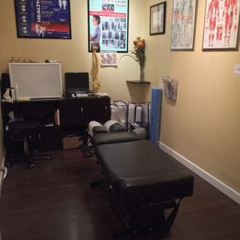 Pacific Chiropractic - Chiropractic Examination Room - Chiropractors Near Me - Vancouver, British Columbia Pacific Chiropractic - Chiropractic Examination Room - Chiropractors Near Me - Vancouver, British Columbia