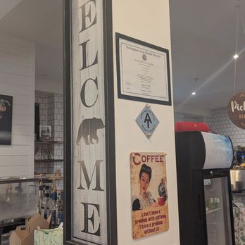 Off The Trail Cafe - Coffee & Tea Near Me - Falls Village, Connecticut