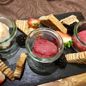 Weingut Hutter - Sorbetvariation mit Baumkuchen - Austrian Near Me - Krems an der Donau, 3