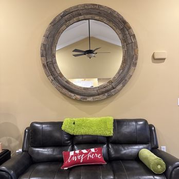 Handyman Ross - Extra large mirror, 65 inches in diameter, weighs 85 pounds! - Handyman Near Me Handyman Ross - Extra large mirror, 65 inches in diameter, weighs 85 pounds! - Handyman Near Me