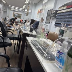 Top Nail & Spa