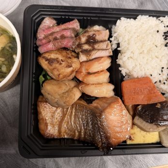 Sachi Sweets - Mixed bento for office catering - Cupcakes Near Me - Urban Honolulu, Hawaii Sachi Sweets - Mixed bento for office catering - Cupcakes Near Me - Urban Honolulu, Hawaii