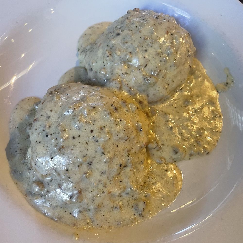 B Matthews Eatery - New American Near Me - Savannah, Georgia
