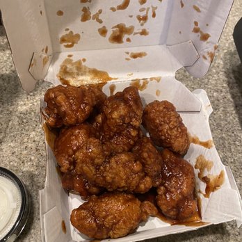 Buffalo Wild Wings - Bbq wings - Sports Bars Near Me - North Olmsted, Ohio