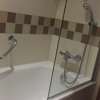 Hilton Dublin Kilmainham - Shower - Hotels Near Me - Dublin, D
