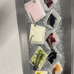 Memorial Hermann Sports Medicine & Rehabilitation - Bellaire - Fruits and yogurt