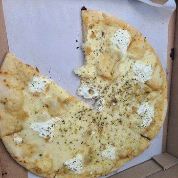 Capo’s Pizzeria Babcock - White pizza - Pizza Near Me - San Antonio, Texas