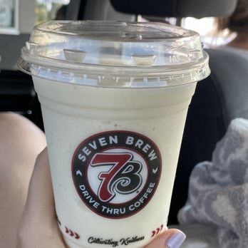 7 Brew Coffee - Pina colada smoothie - Coffee & Tea Near Me - Leesburg, Georgia