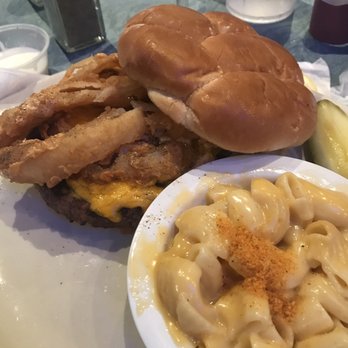 Dillon's - Ancho burger with Mac and cheese - Barbeque Near Me - Litchfield Park, Arizona Dillon's - Ancho burger with Mac and cheese - Barbeque Near Me - Litchfield Park, Arizona