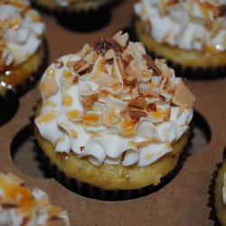 Bundts & Crumpets Specialty Tea - Banana Carmel Crunch Cupcake