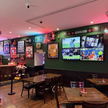 Tortorice's Pizza & Catering - Restaurant interior - Italian Near Me - Chicago, Illinois Tortorice's Pizza & Catering - Restaurant interior - Italian Near Me - Chicago, Illinois