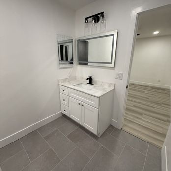 Electric Avenue - Electrical mirror, outlets etc.. - Electricians Near Me Electric Avenue - Electrical mirror, outlets etc.. - Electricians Near Me