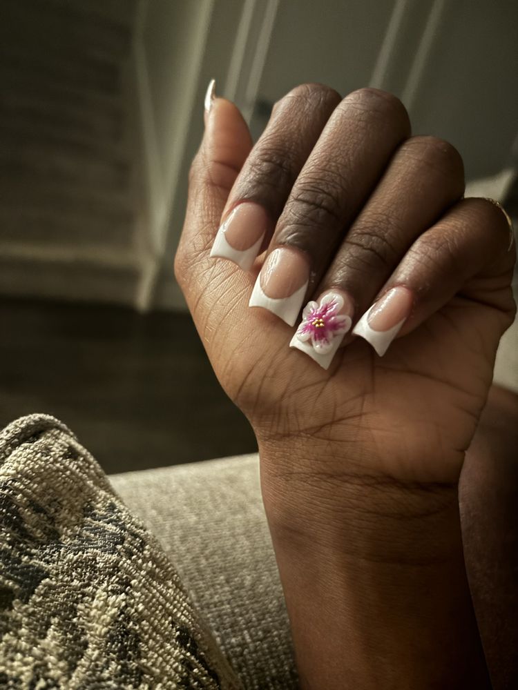 Nailz by Brii Logo