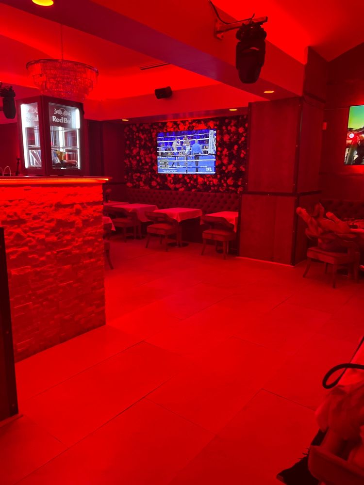 The V Restaurant & Lounge, Atlanta Roadtrippers