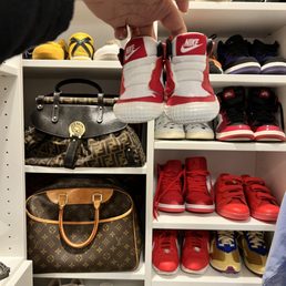 Sneakers. Nike. Sneakers. Nike.