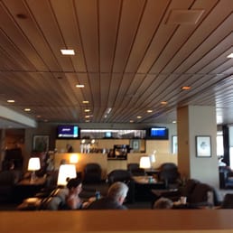 United Club Lounge LGA Terminal C United Club Lounge LGA Terminal C