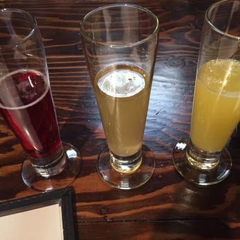 Flo - Three flight special - mimosa, Bellini and one more - Breakfast & Brunch Near Me - Chicago, Illinois Flo - Three flight special - mimosa, Bellini and one more - Breakfast & Brunch Near Me - Chicago, Illinois