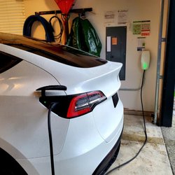 Seahurst Electric - White Model Y connected