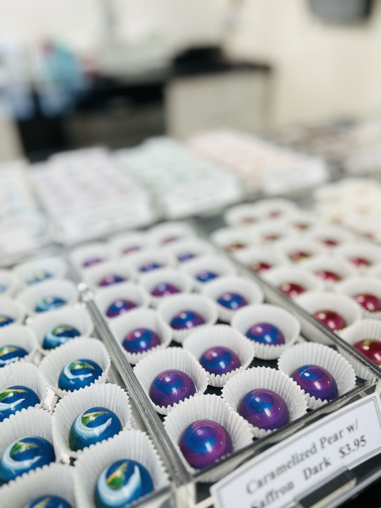 Aurora Chocolate Logo