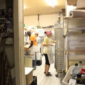 Back Door Donuts - Bakeries Near Me - Oak Bluffs, Massachusetts