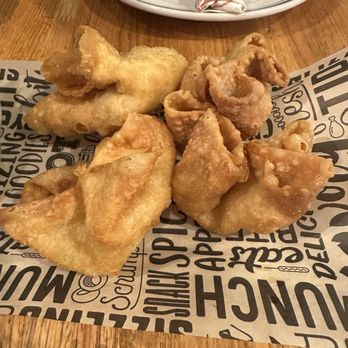 MCCB Chicago 时尚食谱 - 4 Pieces Crispy Crab Rangoon - Szechuan Near Me - Chicago, Illinois