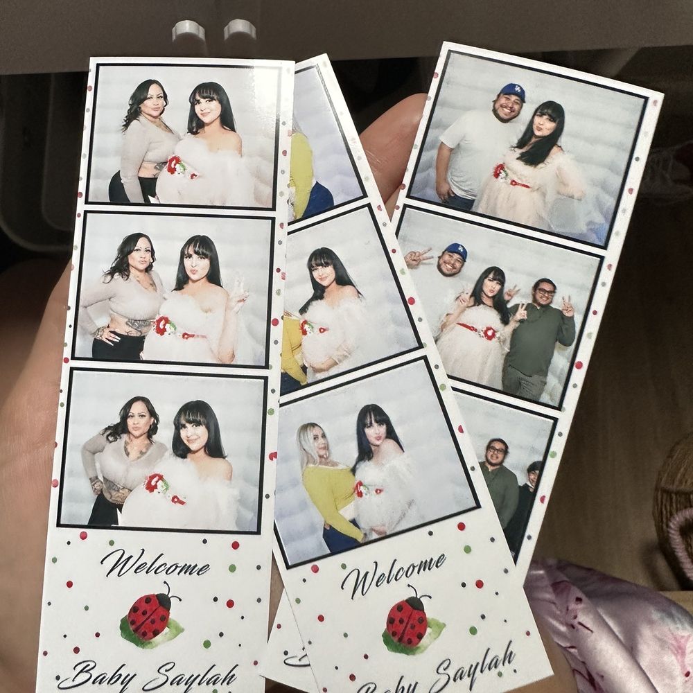 Mundos Photo Booth - Photo Booth Rentals Near Me