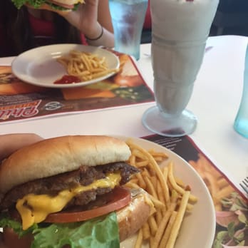 Steak ’n Shake - The original burger with World Famous M&M milkshake - Burgers Near Me - Miami, Florida