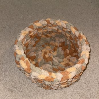 Twisted Stitch - Crochet cat bed - Embroidery & Crochet Near Me Twisted Stitch - Crochet cat bed - Embroidery & Crochet Near Me