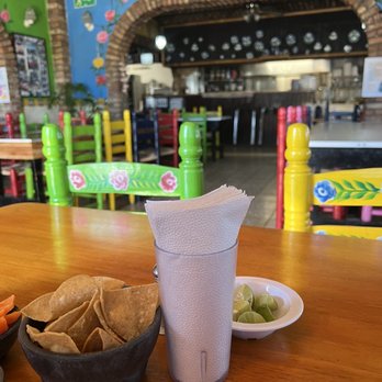 La Flor de Michoacan - Great chips and decor - Mexican Near Me - Rosarito, BCN La Flor de Michoacan - Great chips and decor - Mexican Near Me - Rosarito, BCN