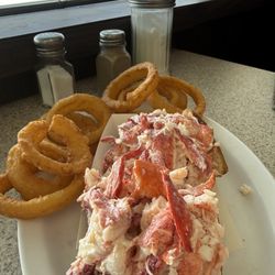 Lobster Roll (10 Oz.)