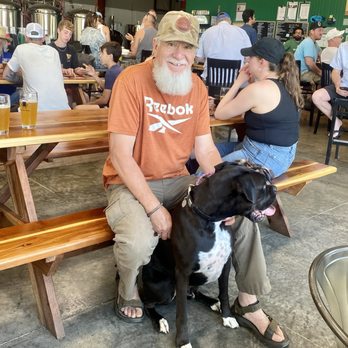 Weekend Beer Company - And Teagen loves seeing other poochies!! - Breweries Near Me - Grants Pass, Oregon Weekend Beer Company - And Teagen loves seeing other poochies!! - Breweries Near Me - Grants Pass, Oregon