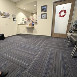 Maurice Vincent, MD - CareMore Medical Group - Lobby