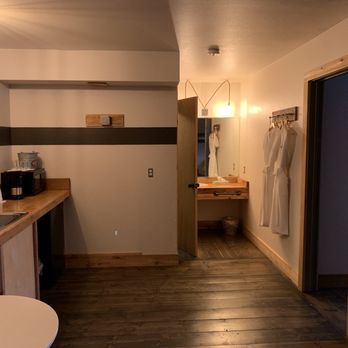 Ashore Hotel - Suite Plus- from bunk bed  open room. - Hotels Near Me - Seaside, Oregon