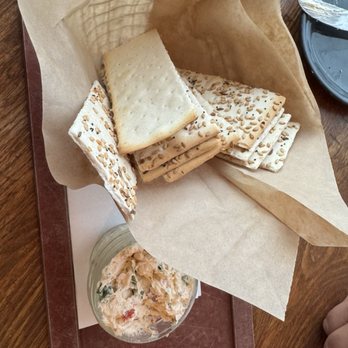Paddlefish - Crab dip with crackers - Seafood Near Me - Orlando, Florida Paddlefish - Crab dip with crackers - Seafood Near Me - Orlando, Florida