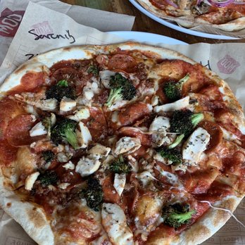 MOD Pizza - Chicken, broccoli, pepperoni, bacon, basil & oregano - Fast Food Near Me - Richland, Washington MOD Pizza - Chicken, broccoli, pepperoni, bacon, basil & oregano - Fast Food Near Me - Richland, Washington