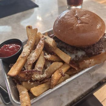 Crush & Brew - Blue Burger - New American Near Me - Temecula, California