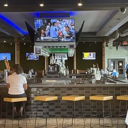 Bar area/dining