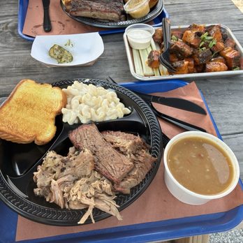 Blue Hound Barbecue - Brisket, pork, mac and cheese, Appalachian beans - Barbeque Near Me - Dillard, Georgia