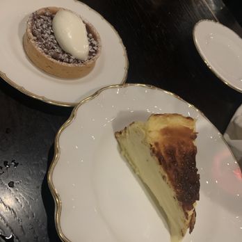 Pasjoli - burnt basque cheesecake & tarte au chocolat - French Near Me - Santa Monica, California Pasjoli - burnt basque cheesecake & tarte au chocolat - French Near Me - Santa Monica, California