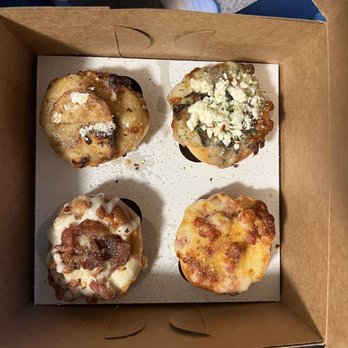 4 Corners Pizza - Pizza Near Me - Newton, Massachusetts