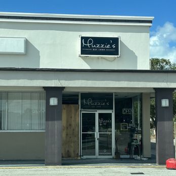 Muzzie's Hangover - Bars Near Me - Tarpon Springs, Florida