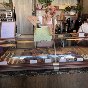 Del Sur Bakery & Cafe - Filipino Near Me - Chicago, Illinois