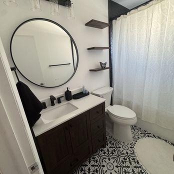 Mia Remodeling Contractors - Bathroom remodel - General Contractors Near Me - North Miami Beach, Florida